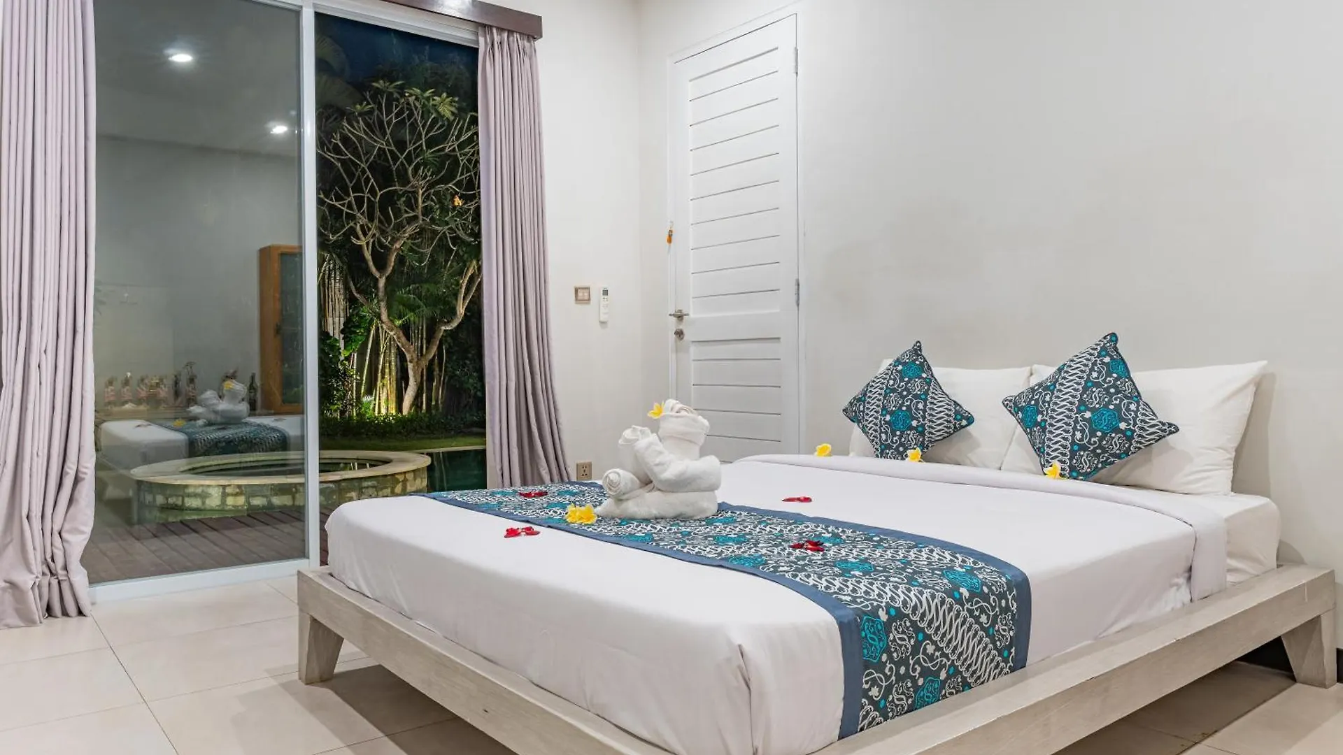Luxury - Villa K - Central Seminyak Indonesia
